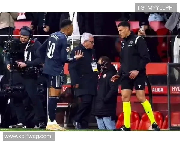 今日焦点对决：姆巴佩领衔巴黎挑战豪门对手，战火一触即发